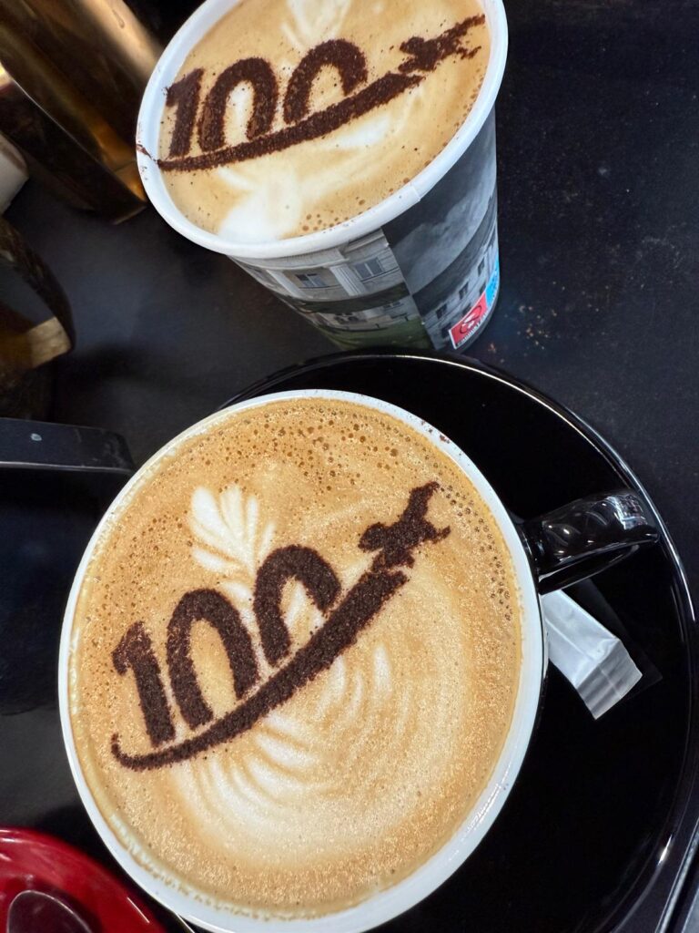 kawa na targach obronnych