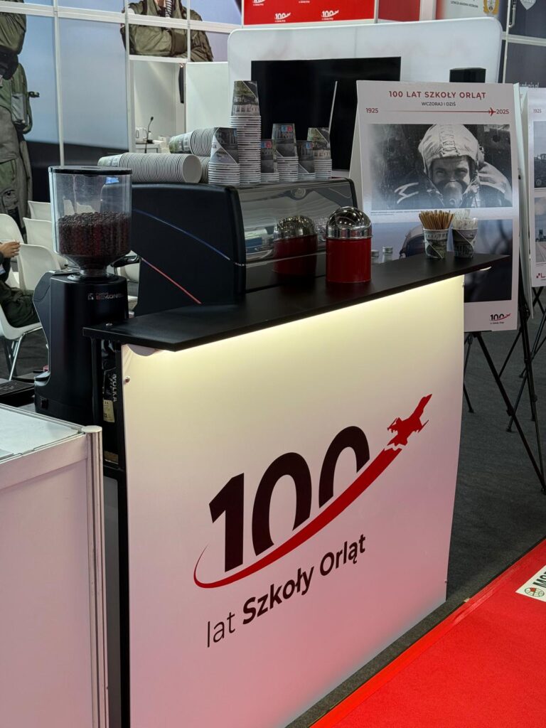 mobilny bar na targi obronne